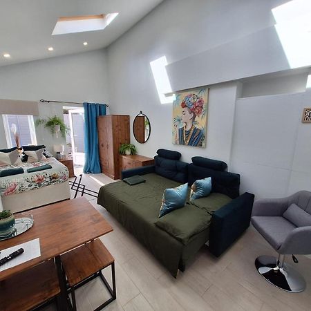 בורנמות' New, Stylish Studio Flat With Private Patio And Free On-Street Parking Check Out At 11Am מראה חיצוני תמונה