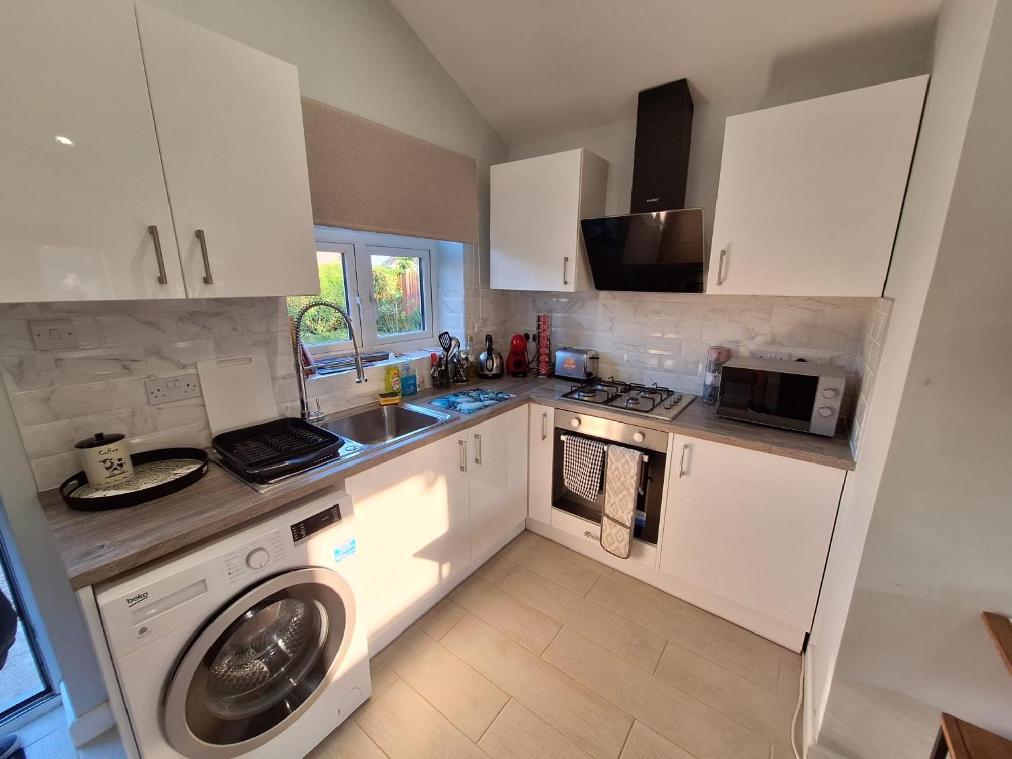 בורנמות' New, Stylish Studio Flat With Private Patio And Free On-Street Parking Check Out At 11Am מראה חיצוני תמונה